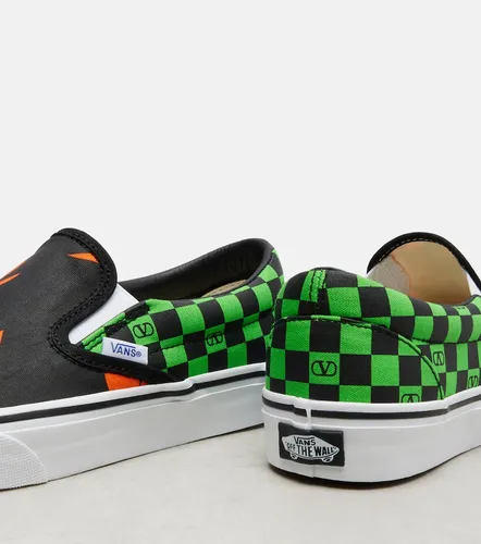 X Vans VLogo printed canvas slip-on sneakers - Valentino Garavani - Modalova