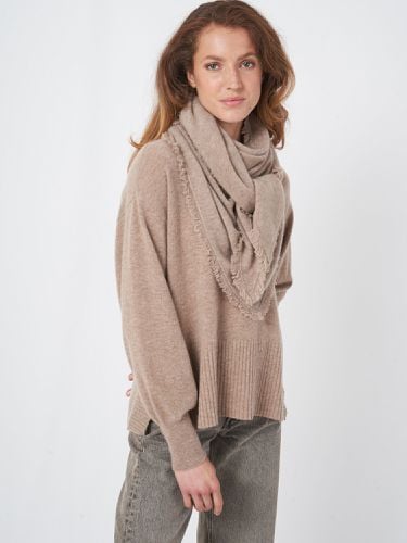 Triangular cashmere scarf with fringes - REPEAT cashmere - Modalova