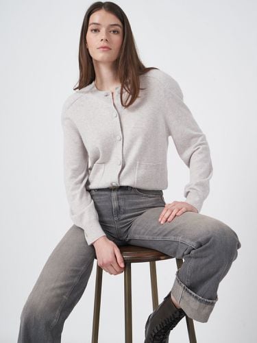 Buttoned cashmere cardigan with shoulder detail - REPEAT cashmere - Modalova