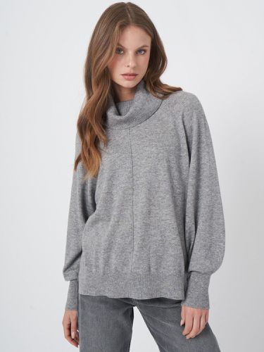 Wide turtleneck sweater with puff sleeves - REPEAT cashmere - Modalova