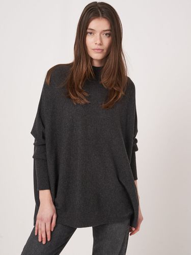 Oversized fine knit cashmere blend poncho sweater - REPEAT cashmere - Modalova