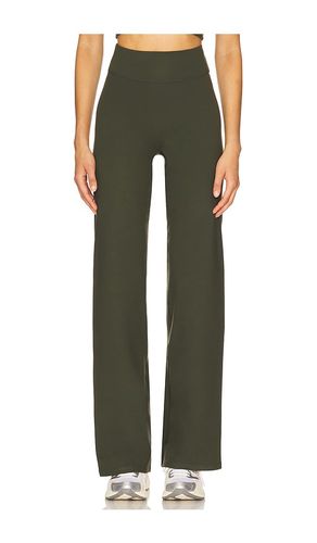 The Essentials Pant in Dark Green. - size L (also in XL) - 437 - Modalova