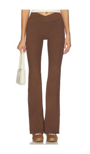 The V Flare Pants in Brown. - size L (also in M, S, XL, XS) - 437 - Modalova