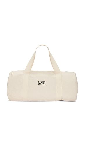 The Duffle Bag in Cream - 437 - Modalova