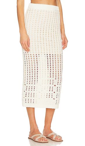 Christina Open Stitch Skirt in White. - size S (also in M) - 525 America - Modalova