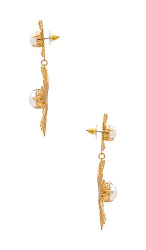 Pearl Drop Earring in Metallic - 8 Other Reasons - Modalova