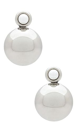 Mini Drop Earring in Metallic - 8 Other Reasons - Modalova