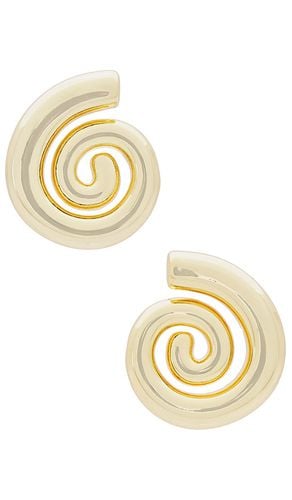 Shell Earrings in Metallic - 8 Other Reasons - Modalova