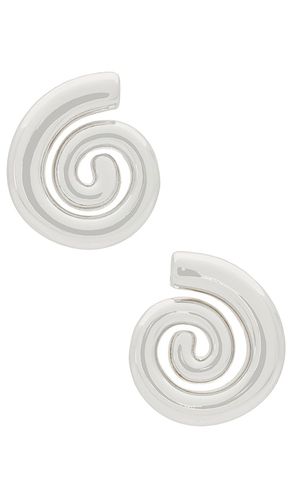 Shell Earrings in Metallic - 8 Other Reasons - Modalova