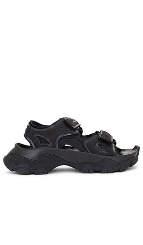 Hika Sandal in . Taglia 7 - adidas by Stella McCartney - Modalova