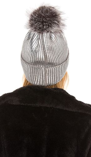 Metallic Pom Hat in Metallic - Adrienne Landau - Modalova