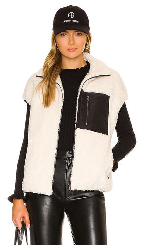 Faux Lamb Vest in Cream. - size L (also in M, S) - Adrienne Landau - Modalova