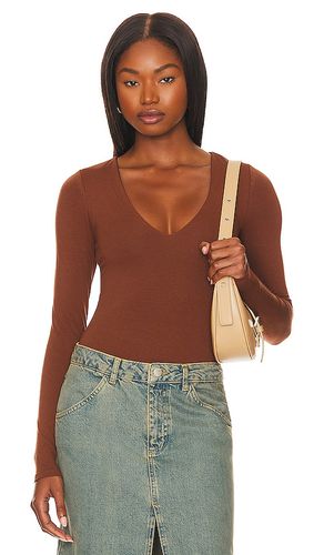 X Revolve Essentials Kloie Bodysuit in Chocolate. - size 1X (also in 2X, 3X, XL) - AFRM - Modalova