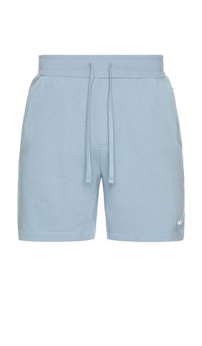 Chill Shorts in Blue. - size L (also in M, S, XL/1X) - alo - Modalova