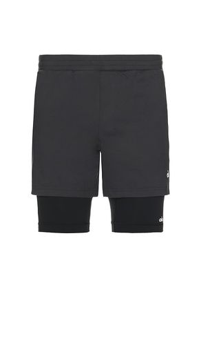 Conquer React 2 in 1 Performance Short in Grey. - size L (also in XL/1X) - alo - Modalova