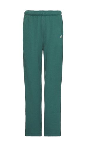 Accolade Straight Leg Sweatpant in Green. - size L (also in M, S, XL/1X) - alo - Modalova