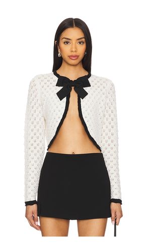 Dannie Shrug Cardigan in Ivory. - size M (also in S, XL, XS) - Alice + Olivia - Modalova