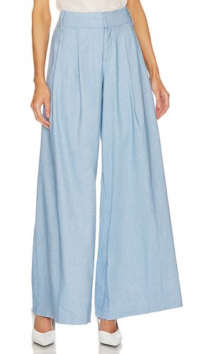 Scarlet Pant in Baby Blue. - size 0 (also in 6) - Alice + Olivia - Modalova