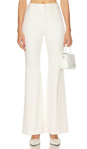 Deanna High Rise Boot Pant in White. - size 10 (also in 8) - Alice + Olivia - Modalova