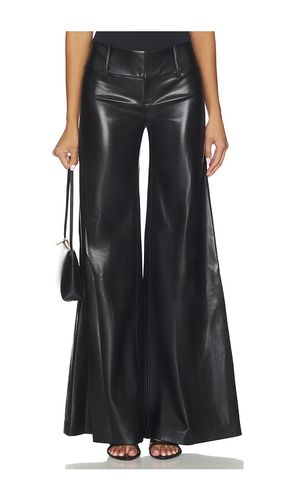 Olivia Vegan Leather Wide Leg Flare Pant in . - size 0 (also in 2, 4, 6, 8) - Alice + Olivia - Modalova