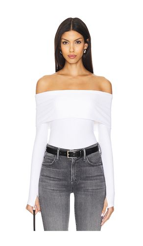 Elia Off Shoulder Bodysuit in White. - size L (also in M, S, XL, XS) - Alice + Olivia - Modalova