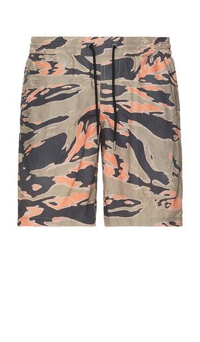 Solar Camo Swim Short in Olive. - size L (also in S) - ALLSAINTS - Modalova