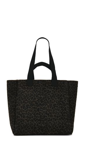 ALLSAINTS Izzy Fzzy Tote in Brown - ALLSAINTS - Modalova