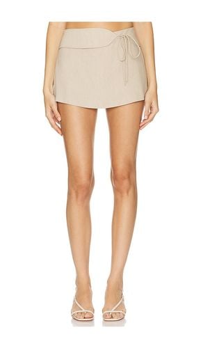 X REVOLVE Mila Skort in Neutral. - size L (also in M, S, XL) - Amanda Uprichard - Modalova