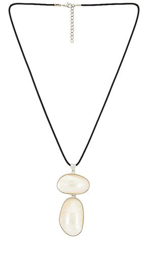 Pendant necklace in color ivory size all in - Ivory. Size all - Amber Sceats - Modalova