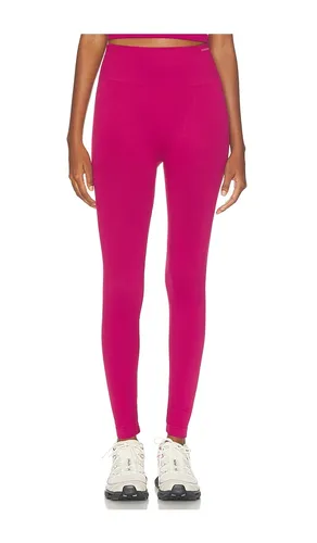 Classic Seamless Leggings in Red. - size XS (also in S, M, L, XL) - Adanola - Modalova