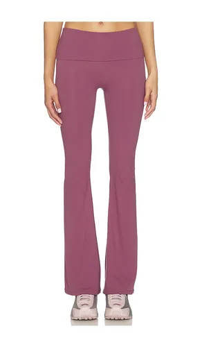Foldover Flare Legging in . Taglia S. Also in XS, XL - Astoria - Modalova