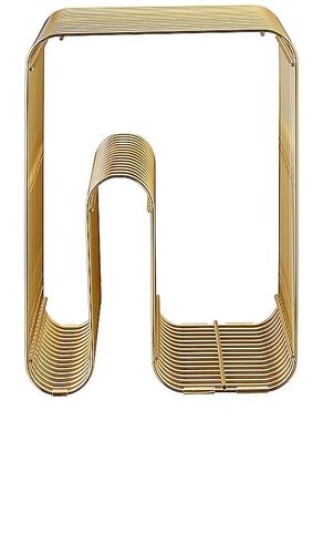 AYTM Curva Stool in Metallic Gold - AYTM - Modalova