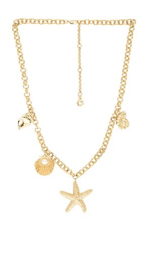 Seashell Charm Necklace in Metallic - BaubleBar - Modalova