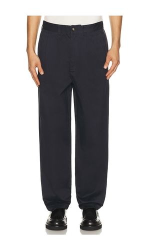 Yorklane Twill Trouser in Navy. - size 30 (also in 32, 34, 36) - Barbour - Modalova