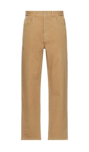 Washed Stretch Twill Regular Fit Trouser in Tan. - size 32 (also in 34, 36) - Barbour - Modalova