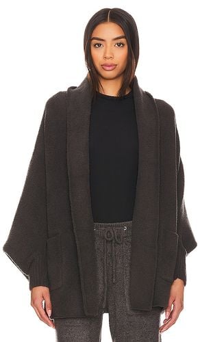 Cozychic Blanket Wrap in Charcoal - Barefoot Dreams - Modalova