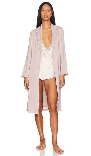 Washed Satin Notch Collar Robe in Blush. - size L (also in M, S, XL, XS) - Barefoot Dreams - Modalova