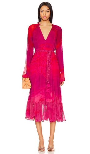 Soma Midi Dress in Fuchsia. - size L (also in M, XS) - HEMANT AND NANDITA - Modalova