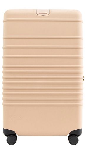 BEIS The Carry-On Roller in Beige - BEIS - Modalova