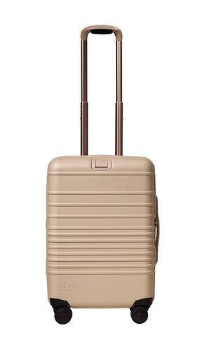 BEIS The Carry-On Roller in Beige - BEIS - Modalova