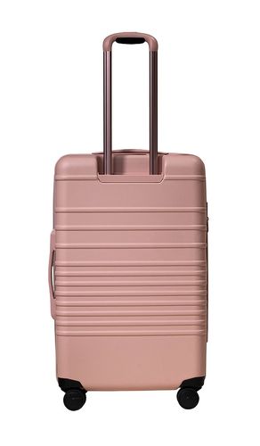 The Medium Check-In Roller in Pink - BEIS - Modalova
