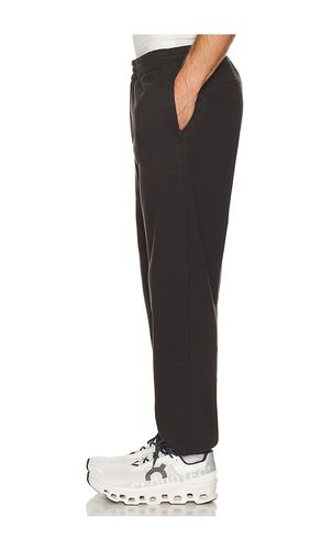 LuxeFleece Jogger in . Size S. Also in XL/1X - Beyond Yoga - Modalova