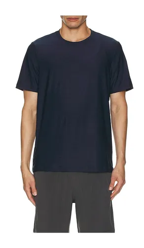 Always Beyond Crew Tee 2.0 in Blue. - size S (also in M, L, XL/1X, XXL/2X) - Beyond Yoga - Modalova