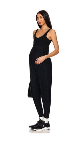 Spacedye Grow in Comfort Maternity Jumpsuit in Black. - size L (also in M, S, XL, XS) - Beyond Yoga - Modalova