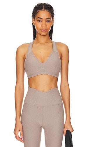 Spacedye Lift Your Spirits Sports Bra in Taupe. - size M (also in L, S, XL, XS) - Beyond Yoga - Modalova