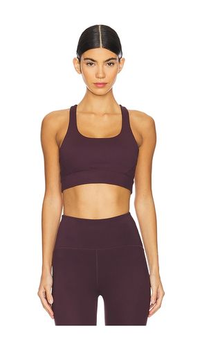 Powerbeyond Upsurge Bra in Purple. - size M (also in S) - Beyond Yoga - Modalova