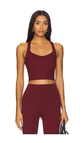Powerbeyond Intensity Racerback Cropped Tank Top in Burgundy. - size L (also in M, S, XL) - Beyond Yoga - Modalova