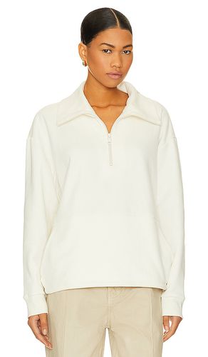 Trek Pullover Sweatshirt in Ivory. - size L (also in S, XL, XS) - Beyond Yoga - Modalova