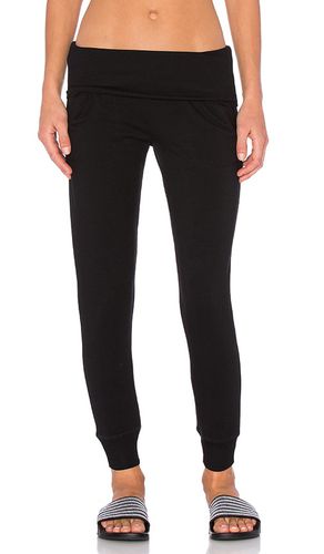 Pantalones de chándal de forro polar abrigado en color talla L en - Black. Talla L (también en M, S, XL) - Beyond Yoga - Modalova