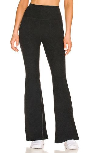 Spacedye All Day Flare High Waisted Pant in Black. - size M (also in S, XS) - Beyond Yoga - Modalova